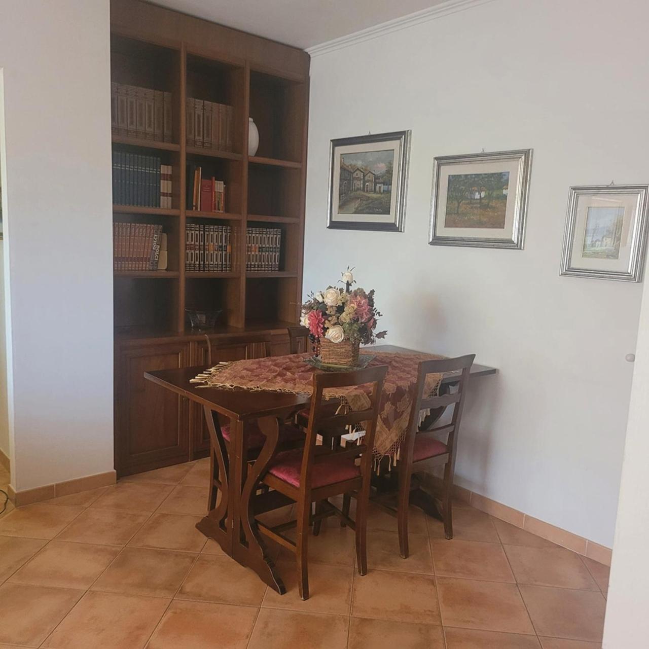 Alloggio Per Uso Turistico Ecm Giardino Di Roma Vitinia Bagian luar foto
